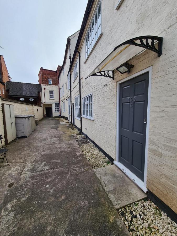Coopers, Ground Floor Apartment With 2 Bedrooms And 2 Bathrooms Within A Georgian Listed Building Burton-upon-Trent Extérieur photo
