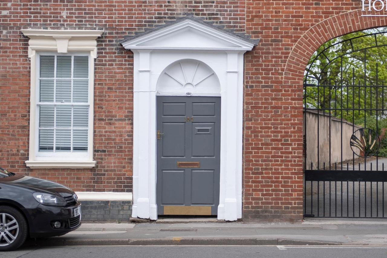 Coopers, Ground Floor Apartment With 2 Bedrooms And 2 Bathrooms Within A Georgian Listed Building Burton-upon-Trent Extérieur photo